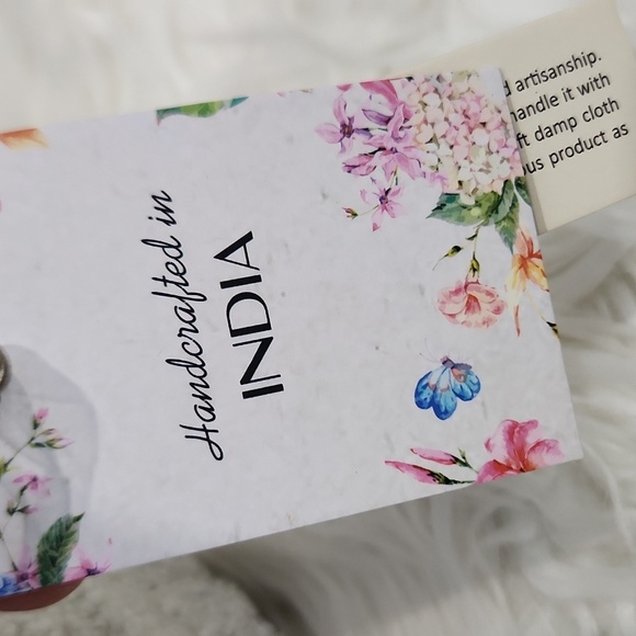 🔹️Made In India Viral Beaded Floral Embellished White Shoulder Bag - Picture 5 of 10